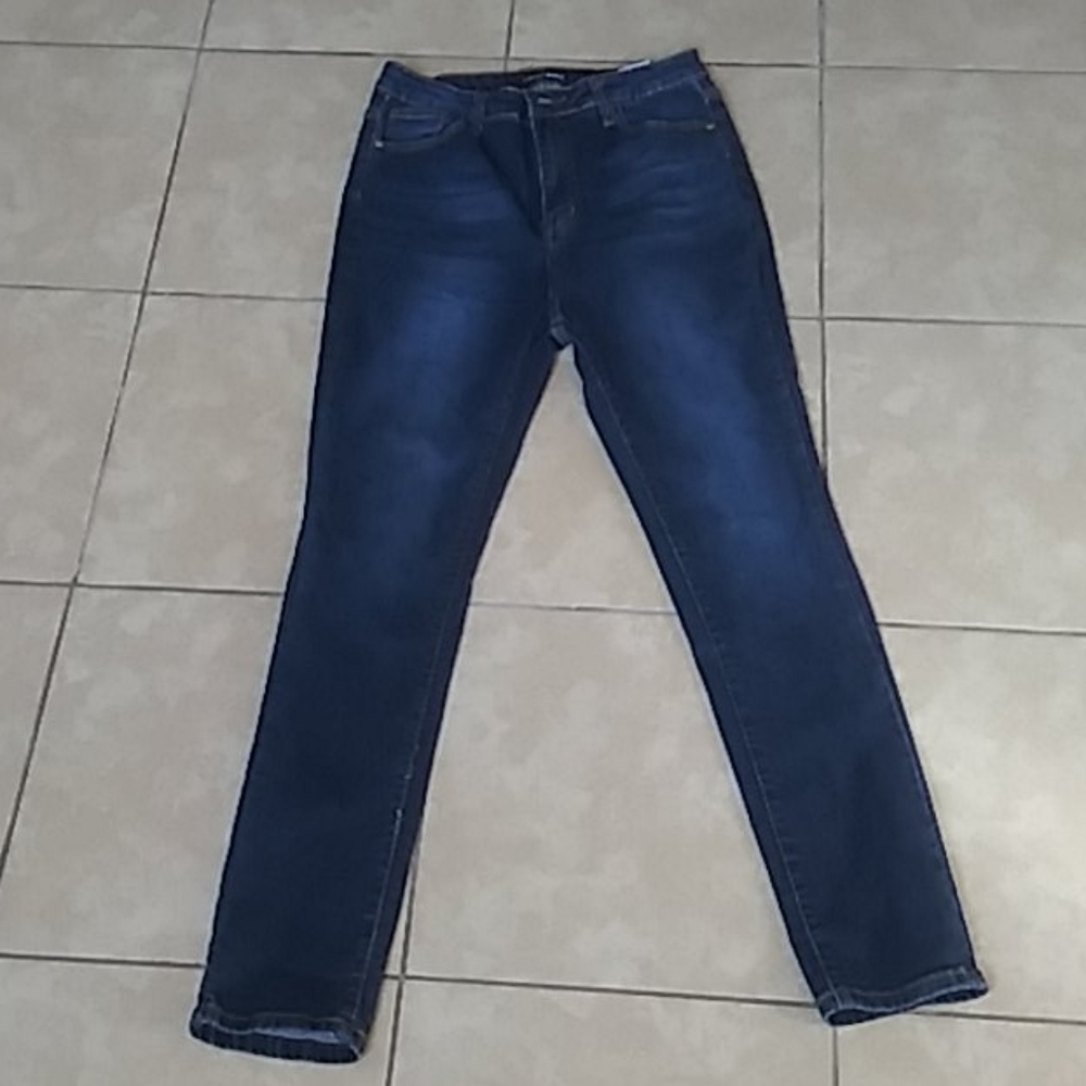 High waisted jeans